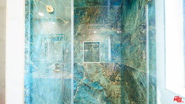 359 Dalkeith Avenue, Los Angeles, CA 90049