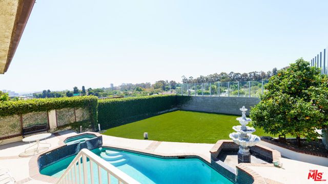 359 Dalkeith Avenue, Los Angeles, CA 90049