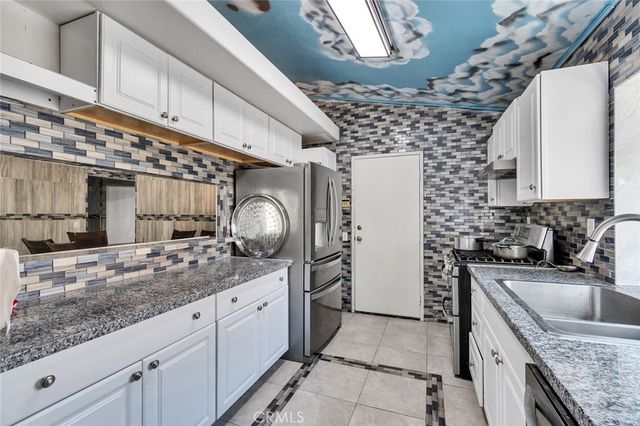 7816 Boxwood Court, Highland, CA 92367