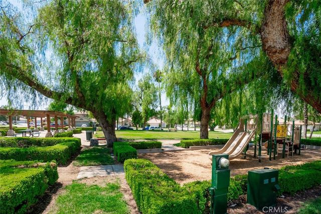 7816 Boxwood Court, Highland, CA 92367