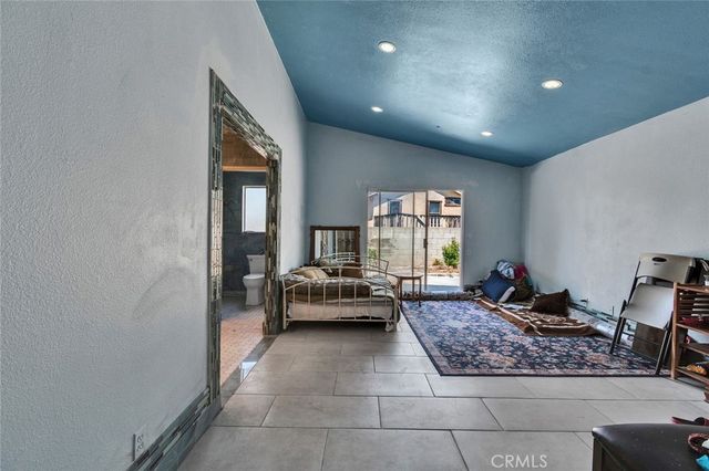 7816 Boxwood Court, Highland, CA 92367