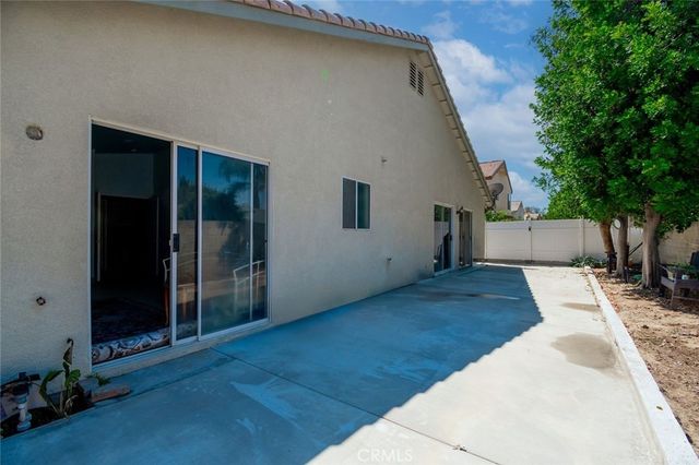 7816 Boxwood Court, Highland, CA 92367