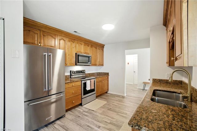 1808 Gershwin DR, Virginia Beach, VA 23454