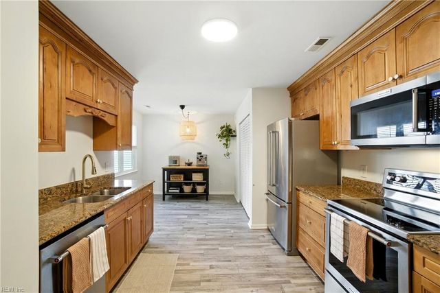 1808 Gershwin DR, Virginia Beach, VA 23454