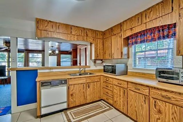 302 NW 19 STREET, Gainesville, FL 32603