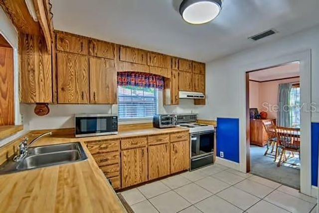 302 NW 19 STREET, Gainesville, FL 32603