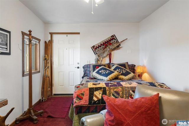 51 N Old Mill Hill Road, Hoodsport, WA 98548