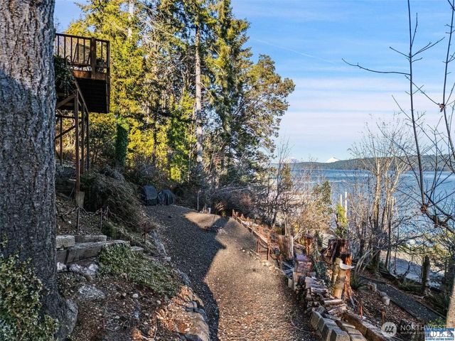 51 N Old Mill Hill Road, Hoodsport, WA 98548