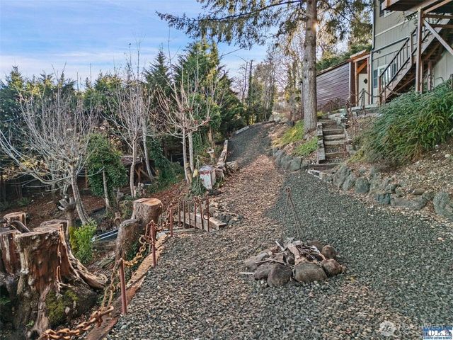 51 N Old Mill Hill Road, Hoodsport, WA 98548