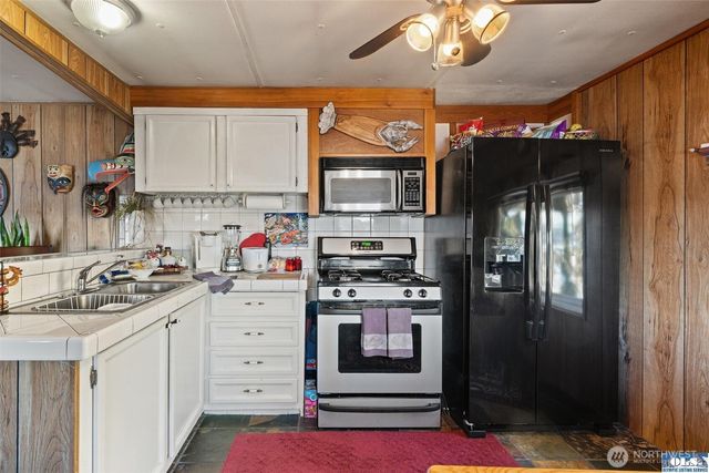 51 N Old Mill Hill Road, Hoodsport, WA 98548