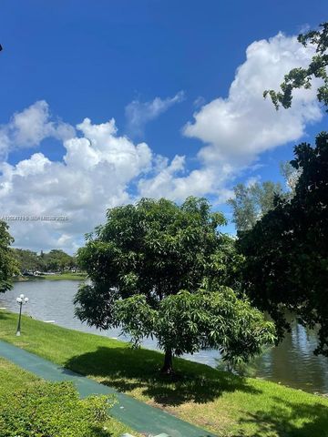 3670 Inverrary Drive 2M, Lauderhill, FL 33319