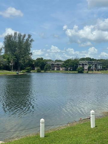 3670 Inverrary Drive 2M, Lauderhill, FL 33319