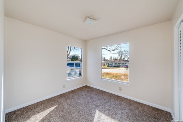 827 Horseshoe, Universal City, TX 78148