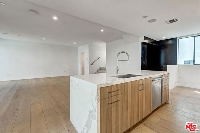 733 N Gramercy Place, Los Angeles, CA 90038