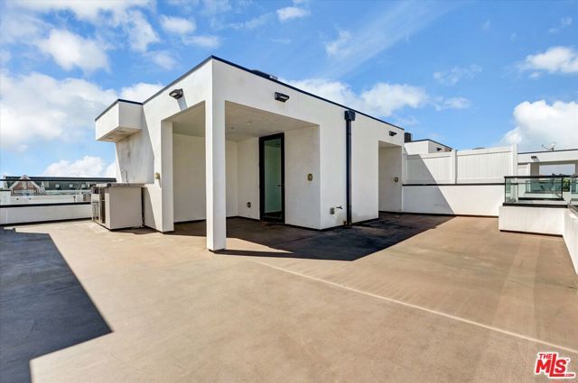 733 N Gramercy Place, Los Angeles, CA 90038