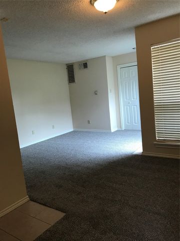 9807 Walnut Street 303, Dallas, TX 75243