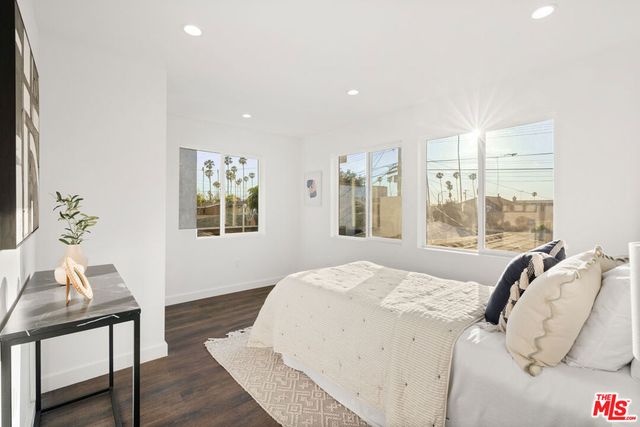 2209 West Boulevard, Los Angeles, CA 90016