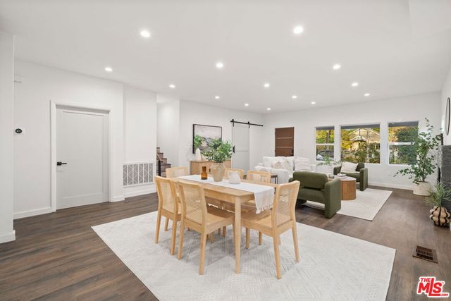 2209 West Boulevard, Los Angeles, CA 90016