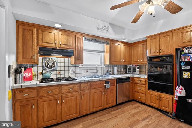 28 CEDAR ST, Bayville, NJ 08721
