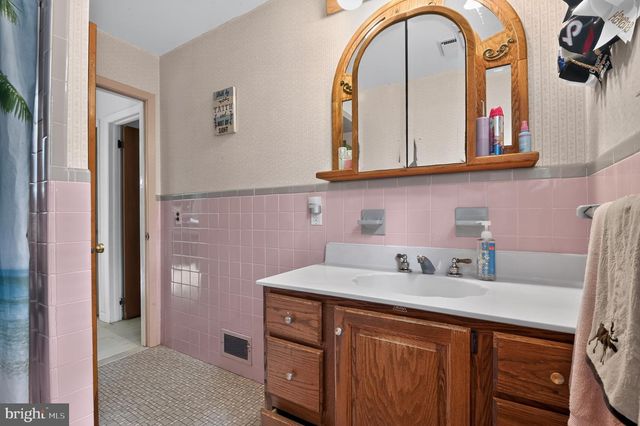 28 CEDAR ST, Bayville, NJ 08721