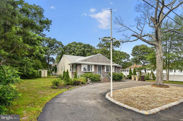 28 CEDAR ST, Bayville, NJ 08721
