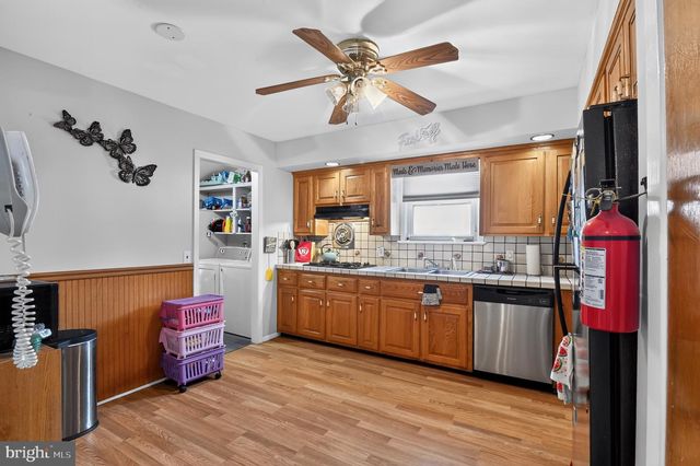 28 CEDAR ST, Bayville, NJ 08721