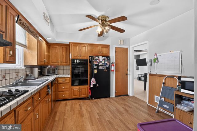 28 CEDAR ST, Bayville, NJ 08721