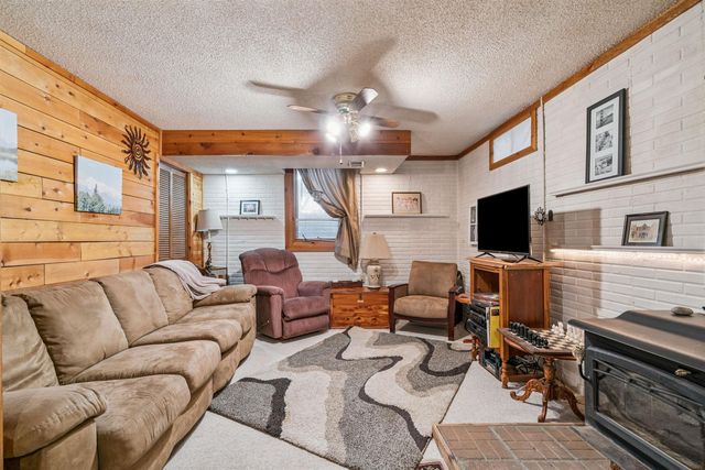 1119 Kaplan Drive, Waterloo, IA 50702