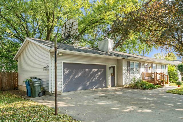 1119 Kaplan Drive, Waterloo, IA 50702