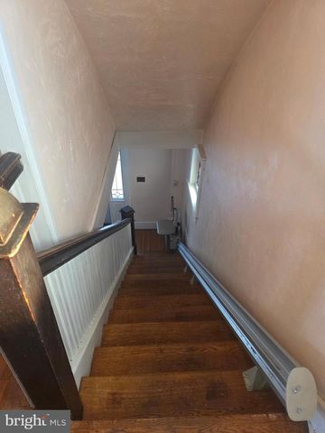 318 S WASHINGTON ST, Berkeley Springs, WV 25411