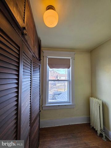 318 S WASHINGTON ST, Berkeley Springs, WV 25411