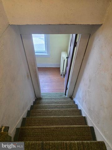 318 S WASHINGTON ST, Berkeley Springs, WV 25411