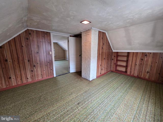 318 S WASHINGTON ST, Berkeley Springs, WV 25411