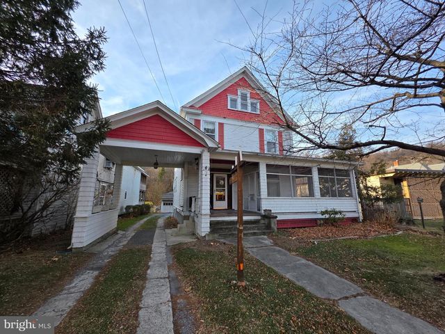 318 S WASHINGTON ST, Berkeley Springs, WV 25411