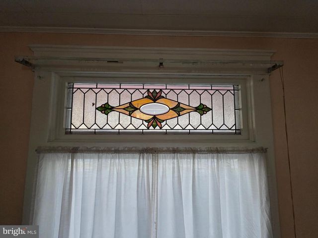 318 S WASHINGTON ST, Berkeley Springs, WV 25411