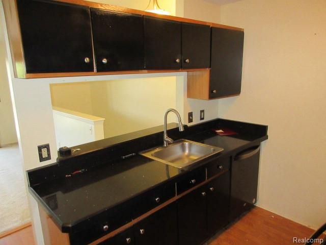 24056 Middlebelt Road 20, Farmington Hills, MI 48336