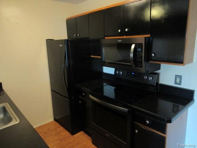 24056 Middlebelt Road 20, Farmington Hills, MI 48336