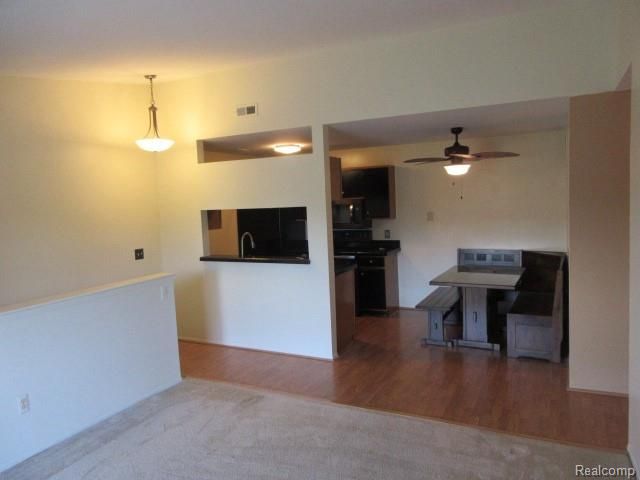 24056 Middlebelt Road 20, Farmington Hills, MI 48336