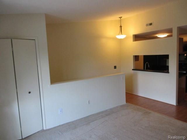 24056 Middlebelt Road 20, Farmington Hills, MI 48336