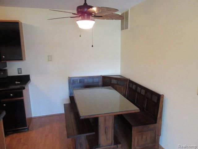 24056 Middlebelt Road 20, Farmington Hills, MI 48336