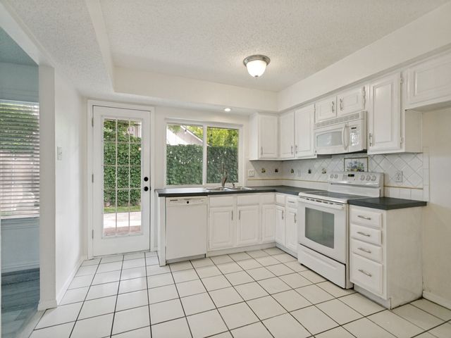 2504 Royal Oaks Drive, Plano, TX 75074