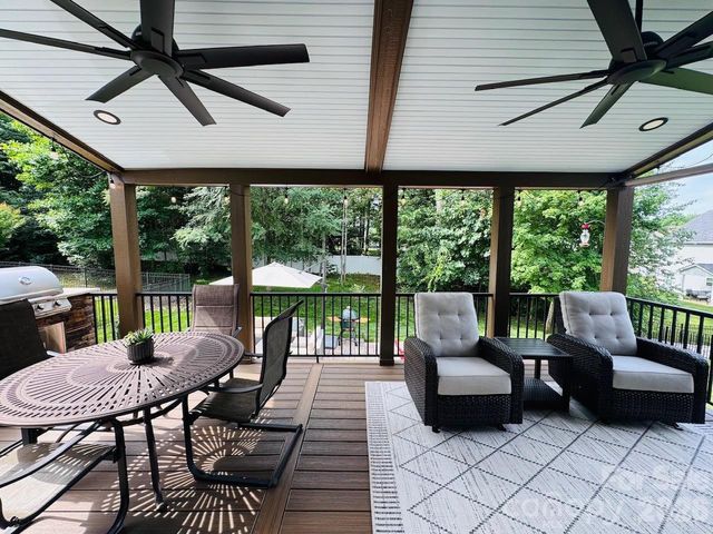 108 Willowbrook Drive, Mooresville, NC 28115