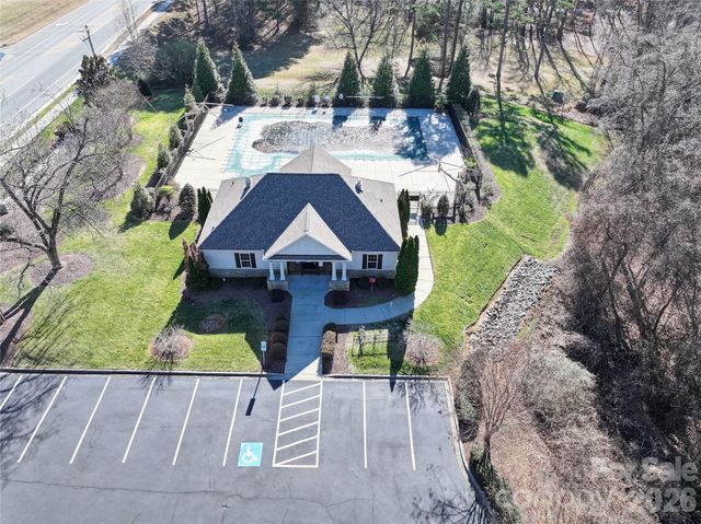 108 Willowbrook Drive, Mooresville, NC 28115