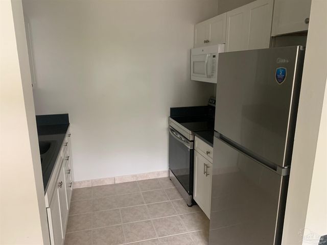 1200 Shoreline Dr 402, Gulf Breeze, FL 32561