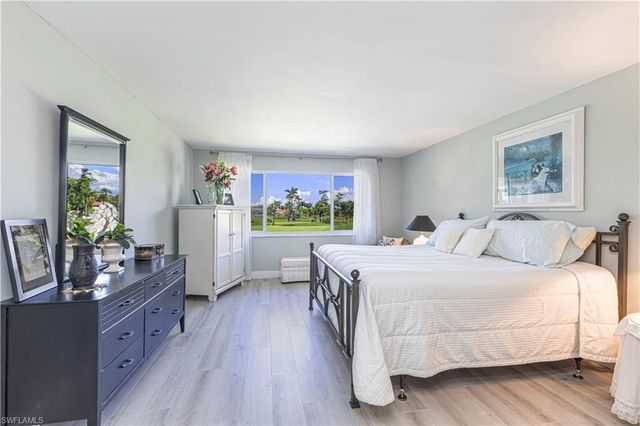 213 MEMORY LN # 4, Naples, FL 34112