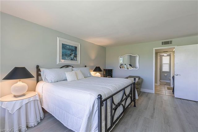 213 MEMORY LN # 4, Naples, FL 34112