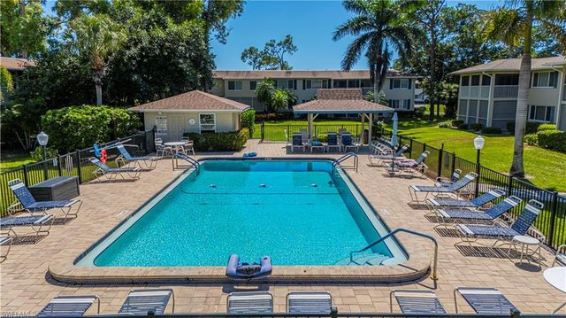 213 MEMORY LN # 4, Naples, FL 34112
