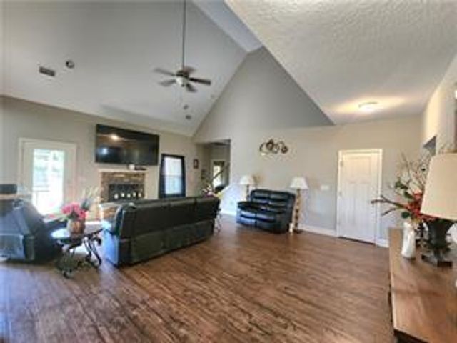 4 Cheyenne Trail, Fort Mitchell, AL 36856