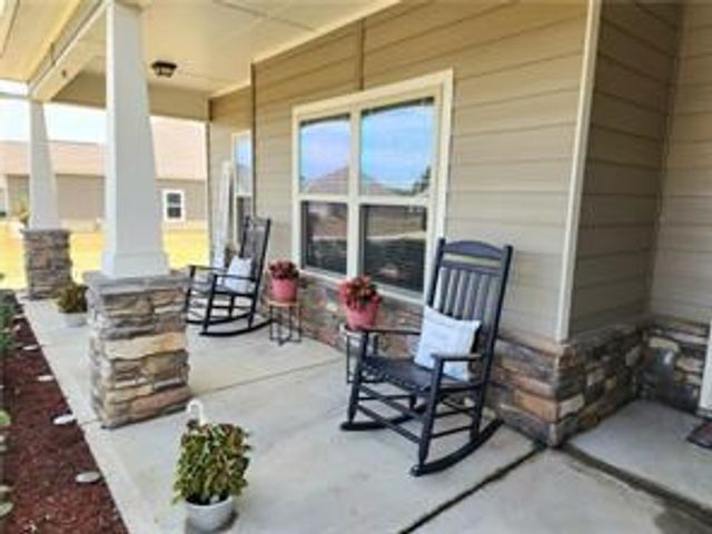 4 Cheyenne Trail, Fort Mitchell, AL 36856