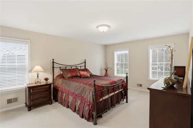 4 Willoughby Place, Pittsford, NY 14534